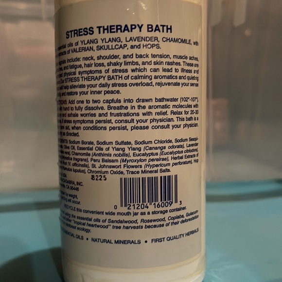 Abra Herbal Therapeutic Bath salts NWOT - Picture 2 of 3